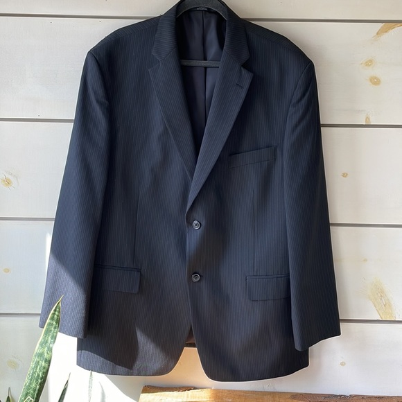 HAGGAR JACKET 46 reg PANTS 36x30
Excellent condition worn once - Picture 2 of 8